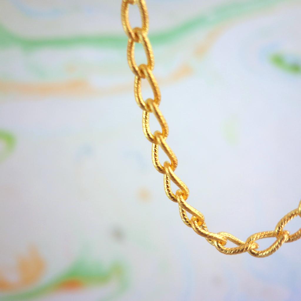 collier_antoinette_roulotte_esprit_vintage_retro_createur_precieux_laiton_dore_or_fin_fabrication_francaise_macro_