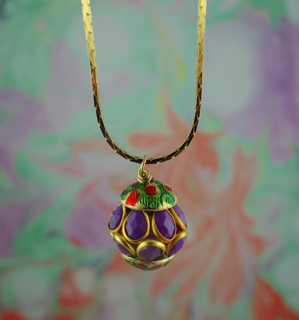 collier_chandigarh_macro_roulotte_plaque_or_perle_precieuse_vintage_inde