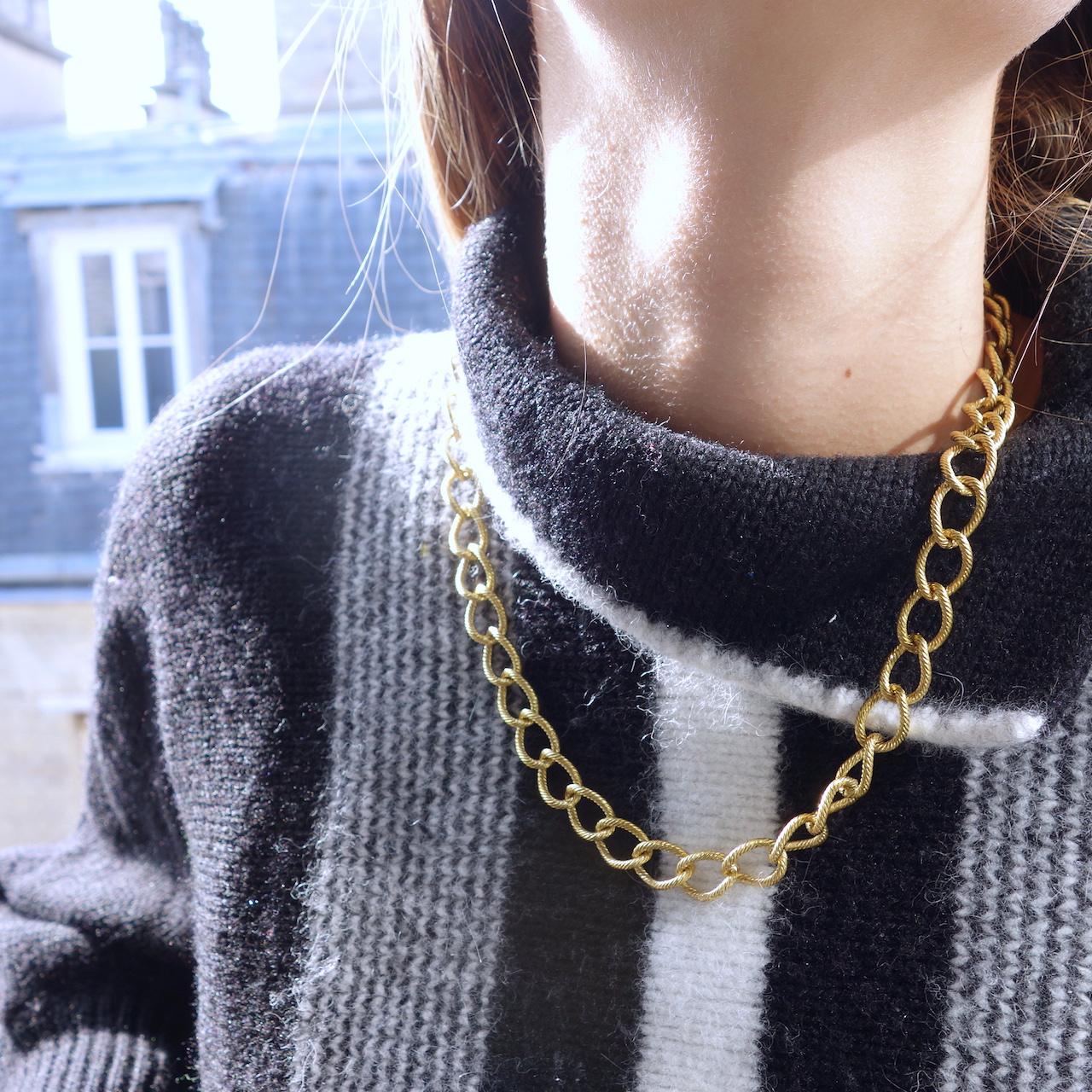 collier_gabrielle_roulotte_laiton_esprit_vintage_fait_en_france_mannequin
