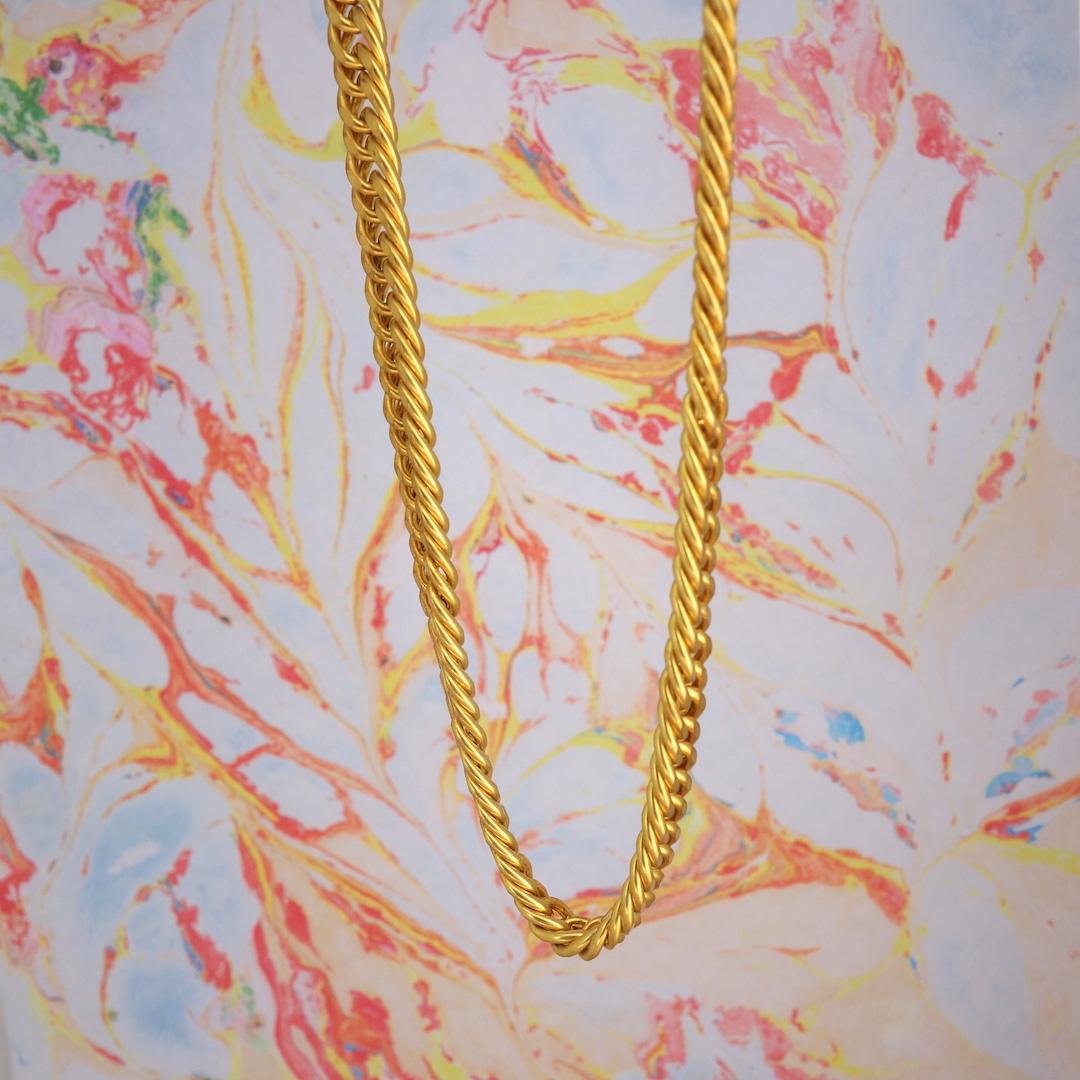 collier_miranda_laiton_vintage_intemporel_grosse_maille_roulotte