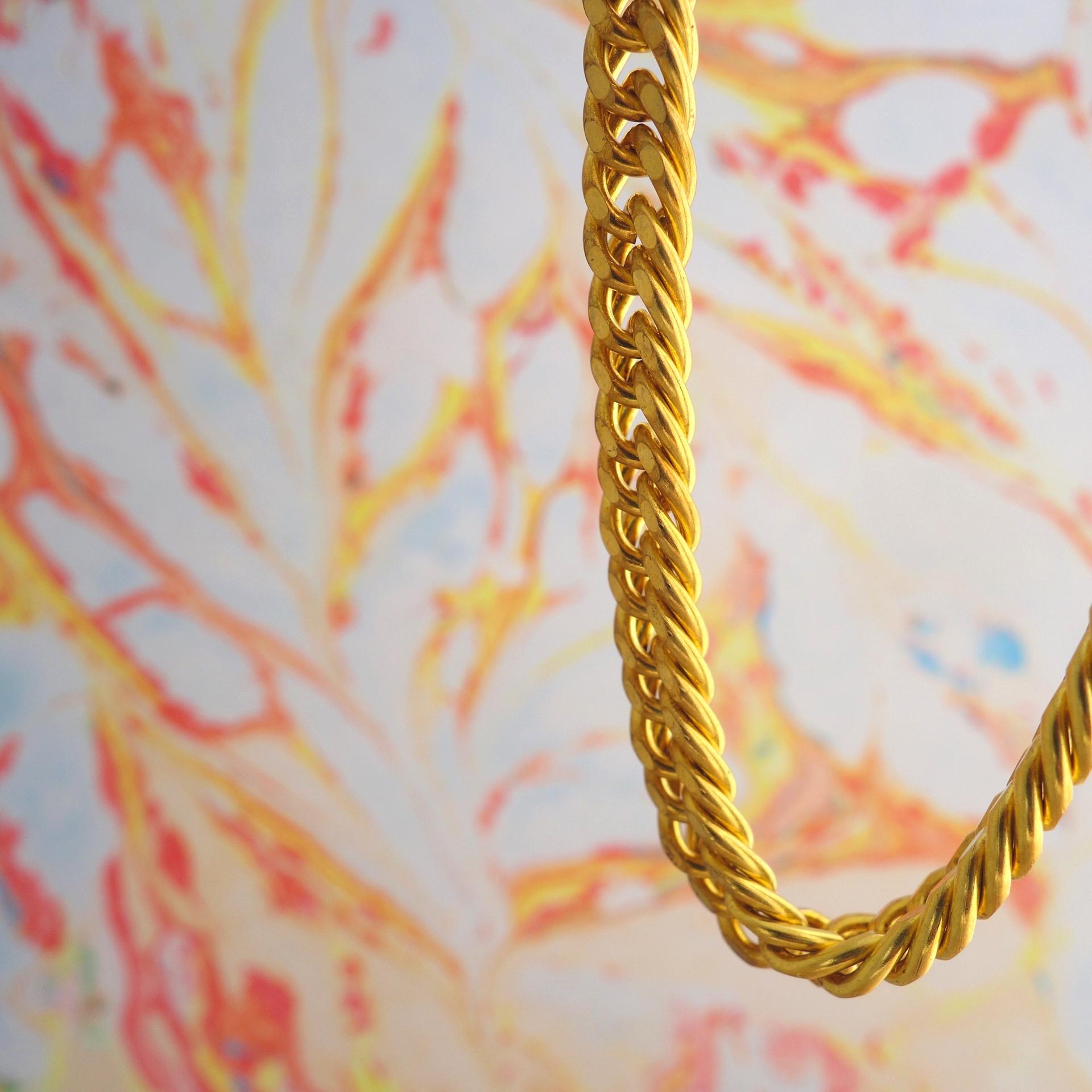 collier_miranda_laiton_vintage_intemporel_grosse_maille_roulotte_macro