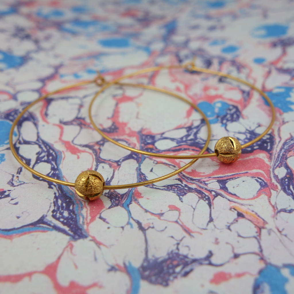 Fines créoles en laiton doré or jaune, style bohème oriental, pièce de créateur, ouvragé, matériaux français, imaginé et fabriqué en France