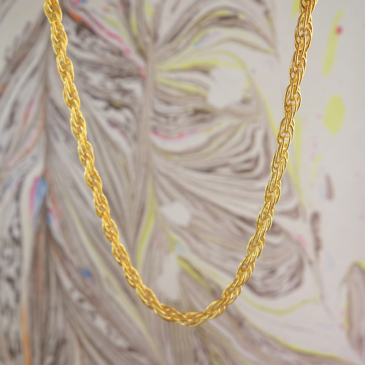 Inspiré des colliers de grand-mère, esprit vintage, laiton doré or jaune, chaîne ouvragée et torsadée. Bijoux créateur, série limitée, fait en France. Artisanat français.